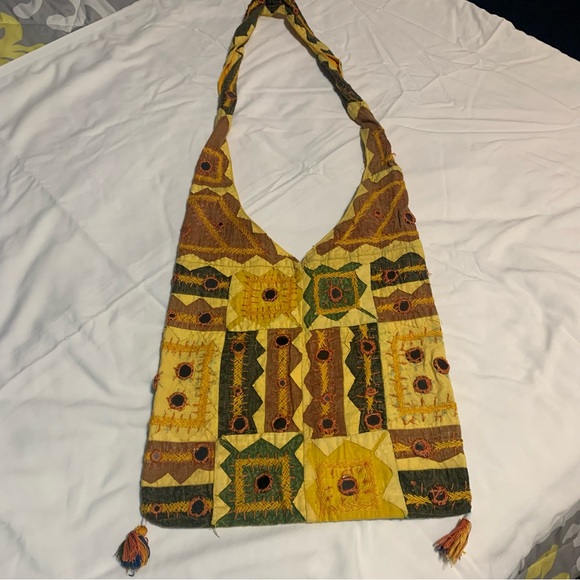 Multicolored Embroidered Medium size Crossbody bag. Zipper. Great Condition! - Picture 8 of 11